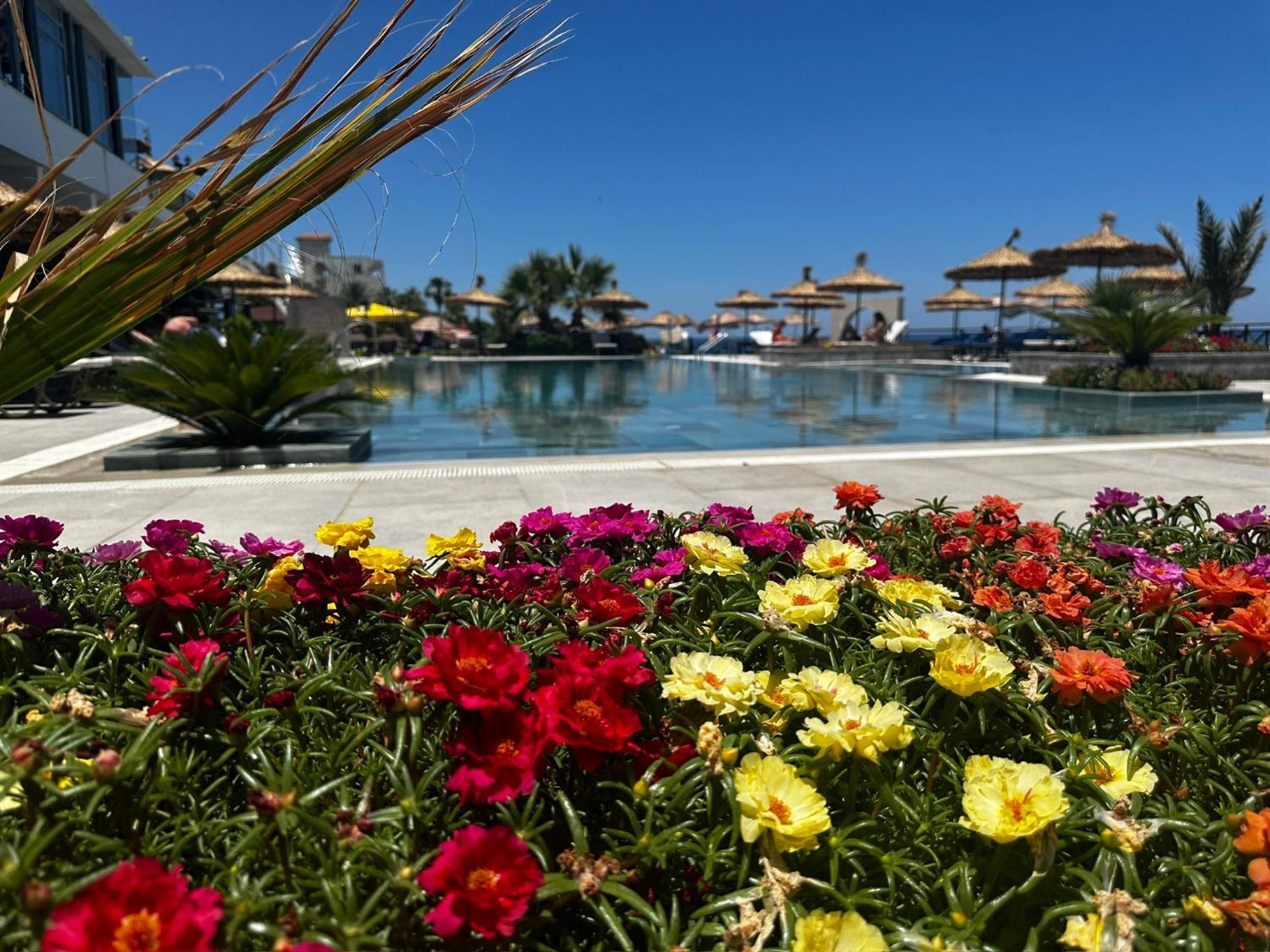 Manolya Hotel Lapithos  Exteriér fotografie