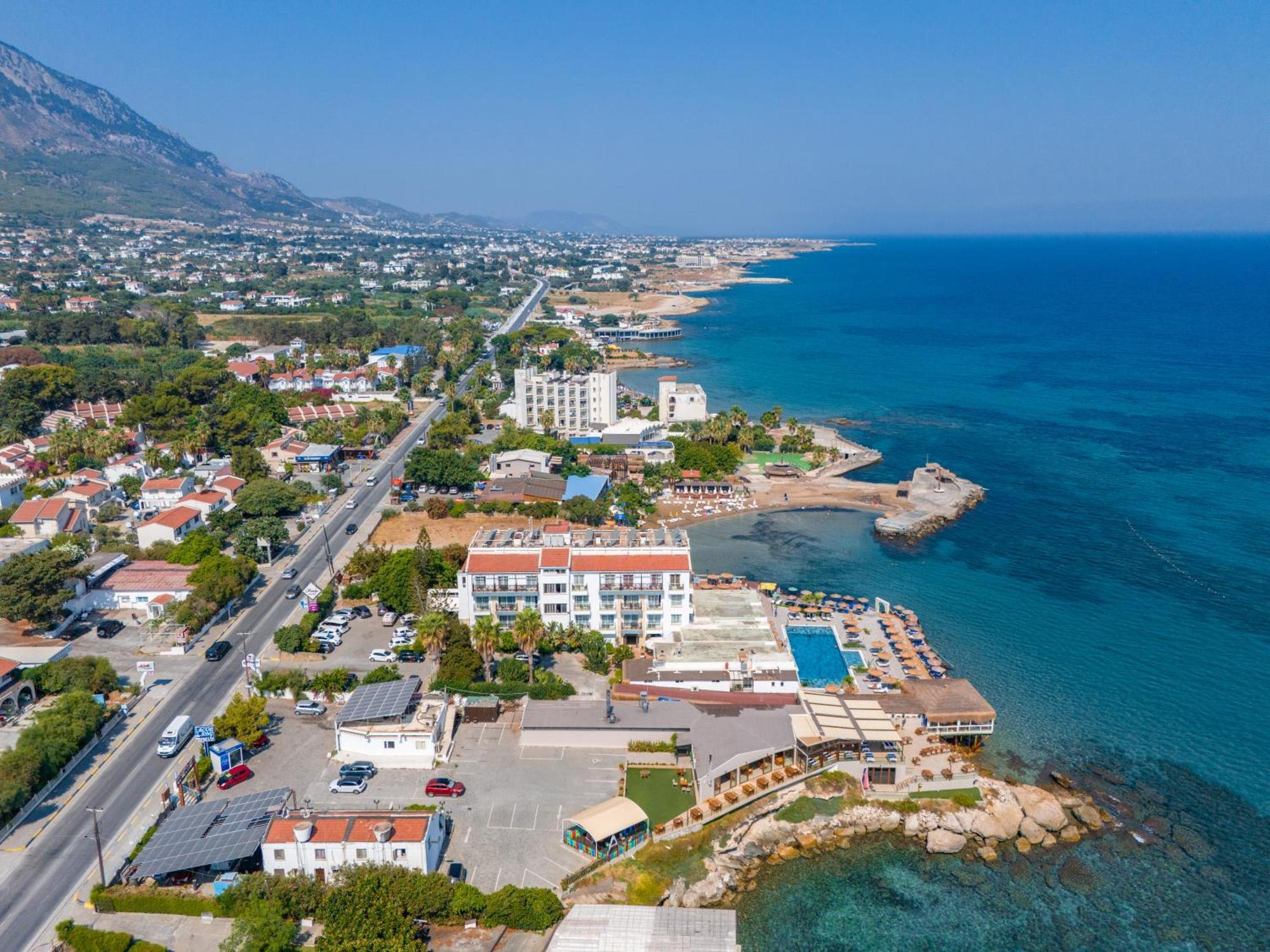 Manolya Hotel Lapithos  Exteriér fotografie