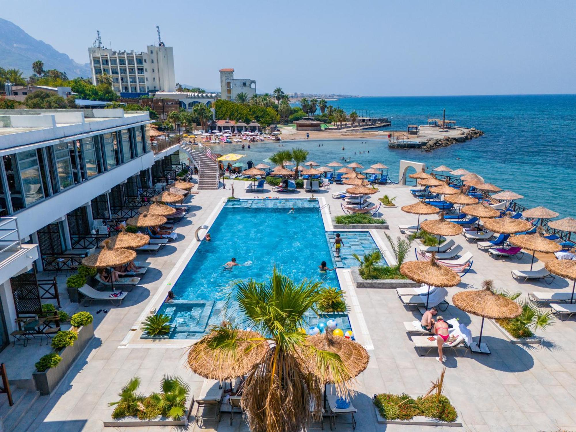 Manolya Hotel Lapithos  Exteriér fotografie