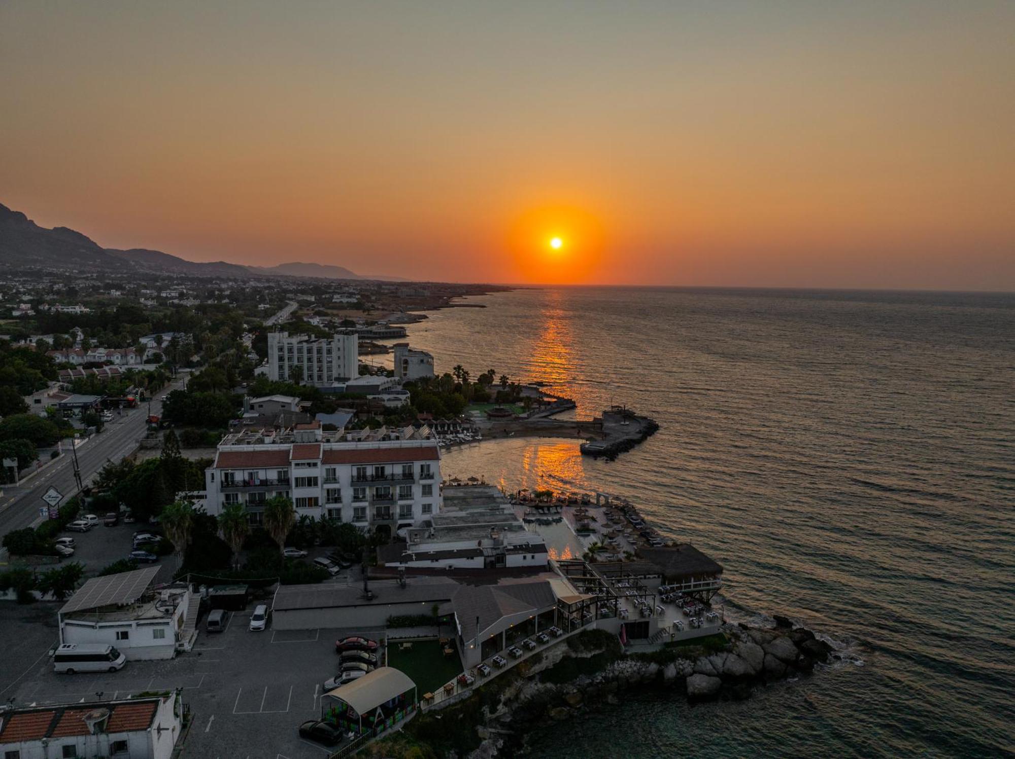 Manolya Hotel Lapithos  Exteriér fotografie