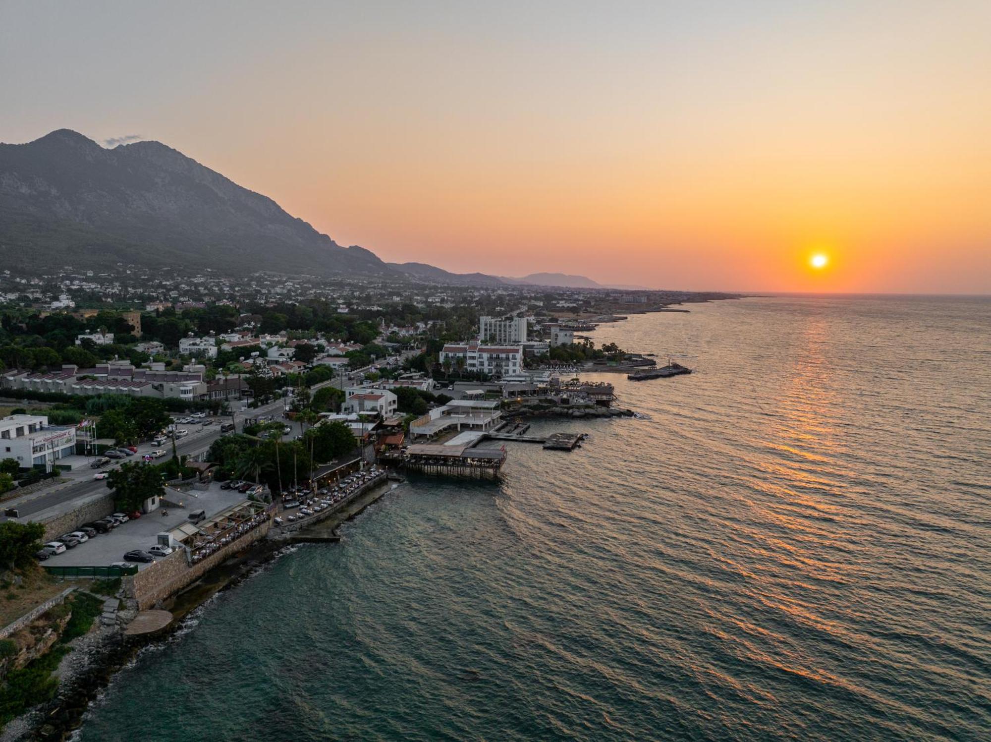 Manolya Hotel Lapithos  Exteriér fotografie
