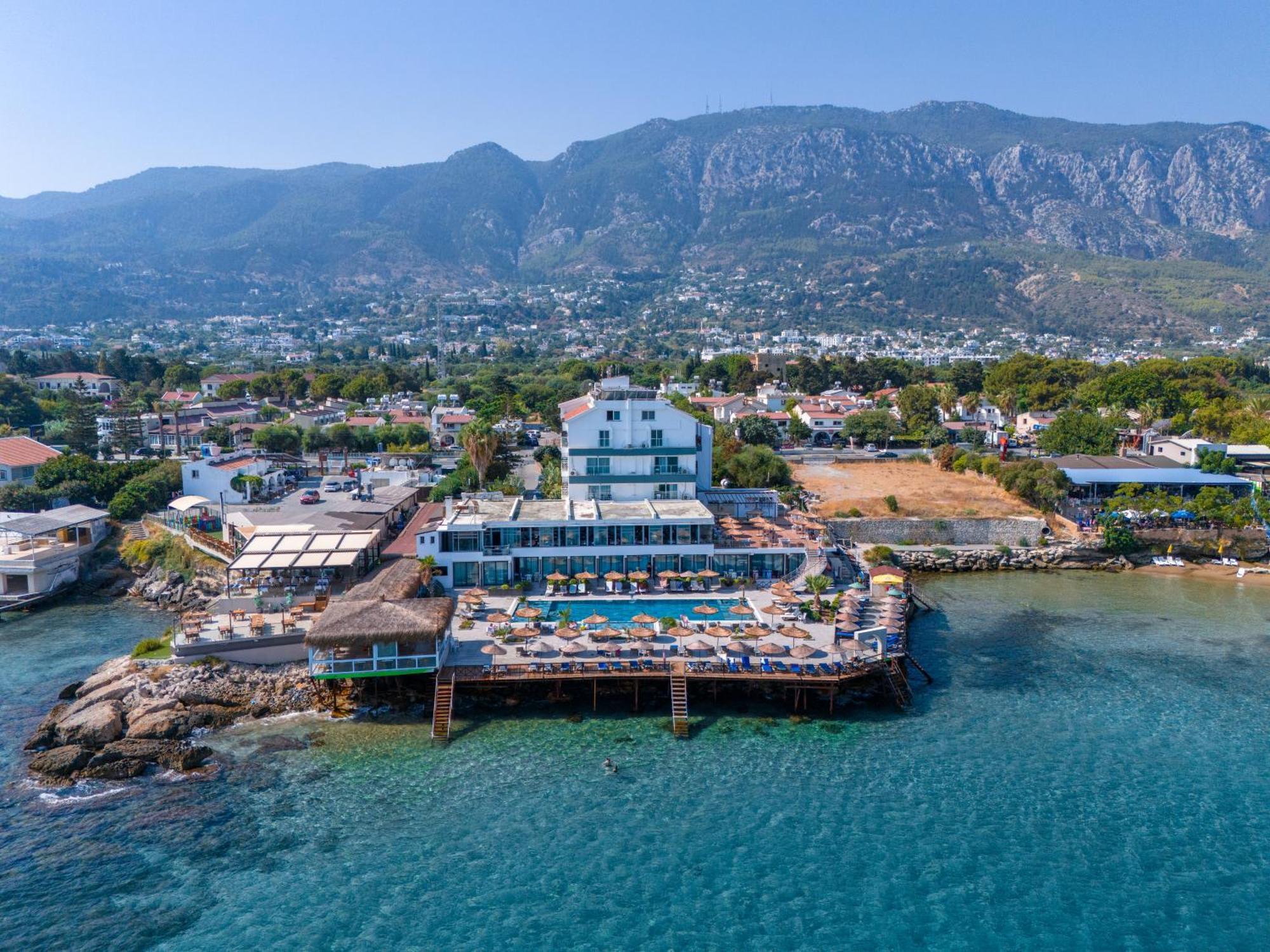 Manolya Hotel Lapithos  Exteriér fotografie