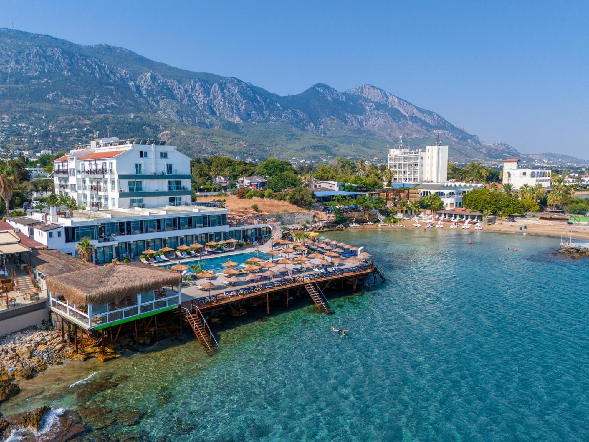 Manolya Hotel Lapithos  Exteriér fotografie