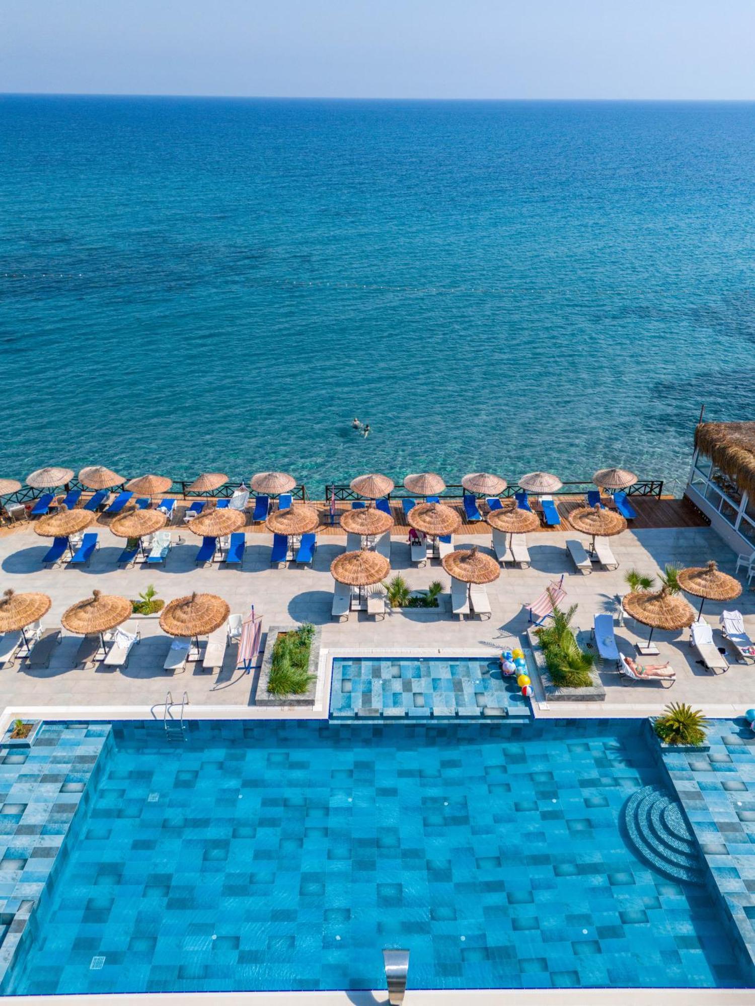 Manolya Hotel Lapithos  Exteriér fotografie