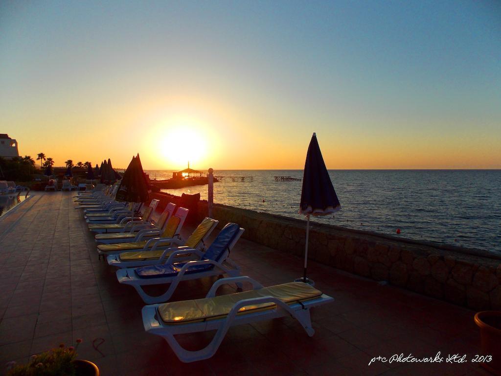 Manolya Hotel Kyrenia  Exteriér fotografie