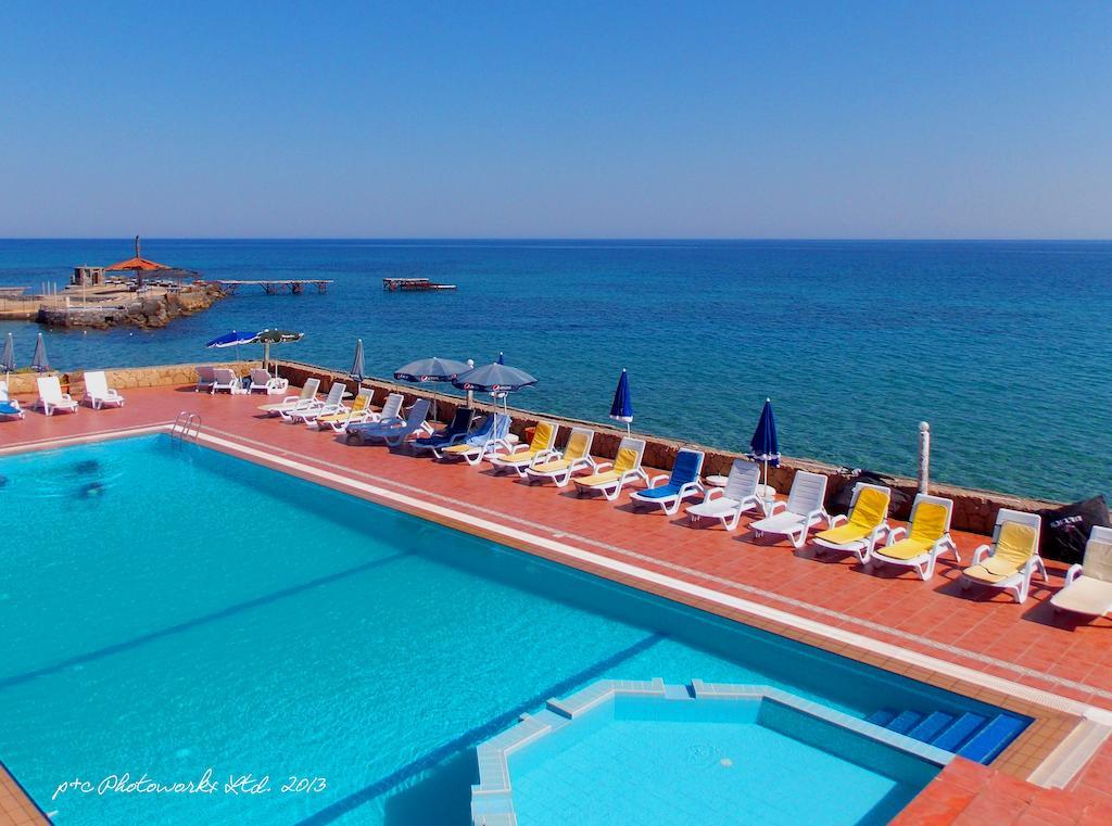 Manolya Hotel Kyrenia  Exteriér fotografie